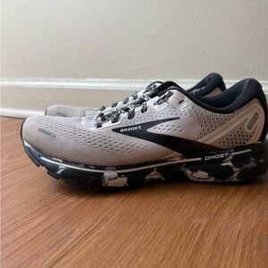 Women’s Brooks Ghost 14 Running Shoes - Size 9